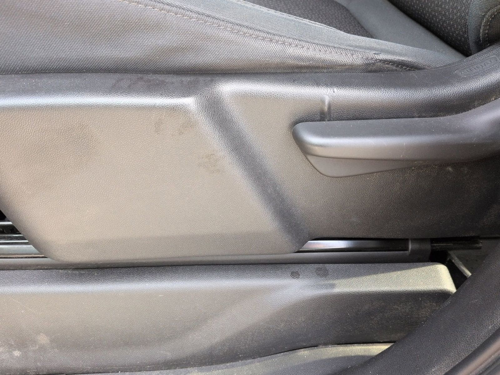 Thumbnail: 2019 Chevrolet Silverado 1500 - 18