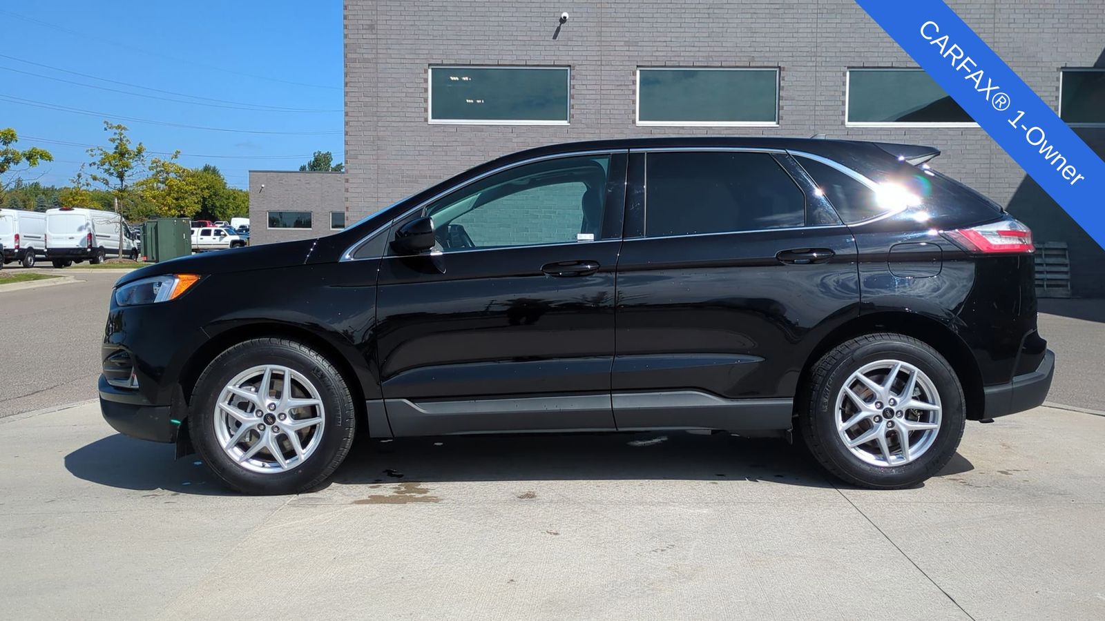 2024 Ford Edge SEL photo 2