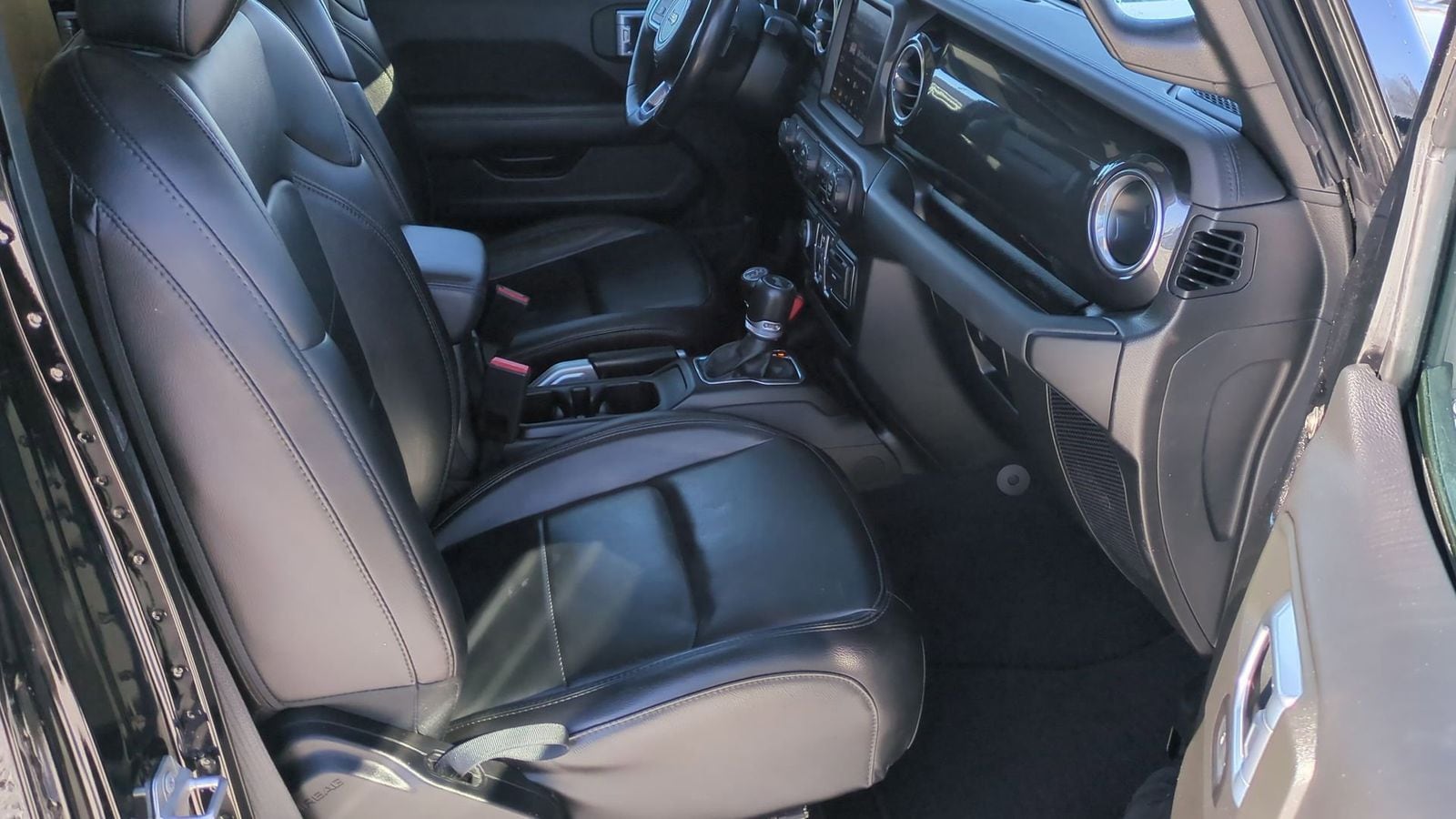 Thumbnail: 2021 Jeep Wrangler - 19