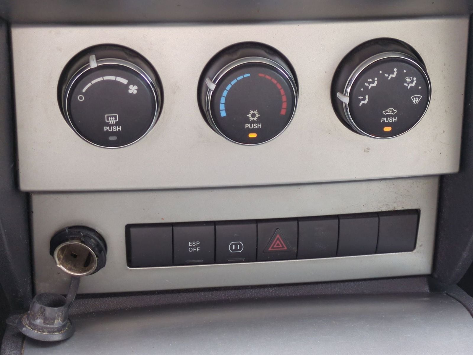 Thumbnail: 2007 Dodge Nitro - 26