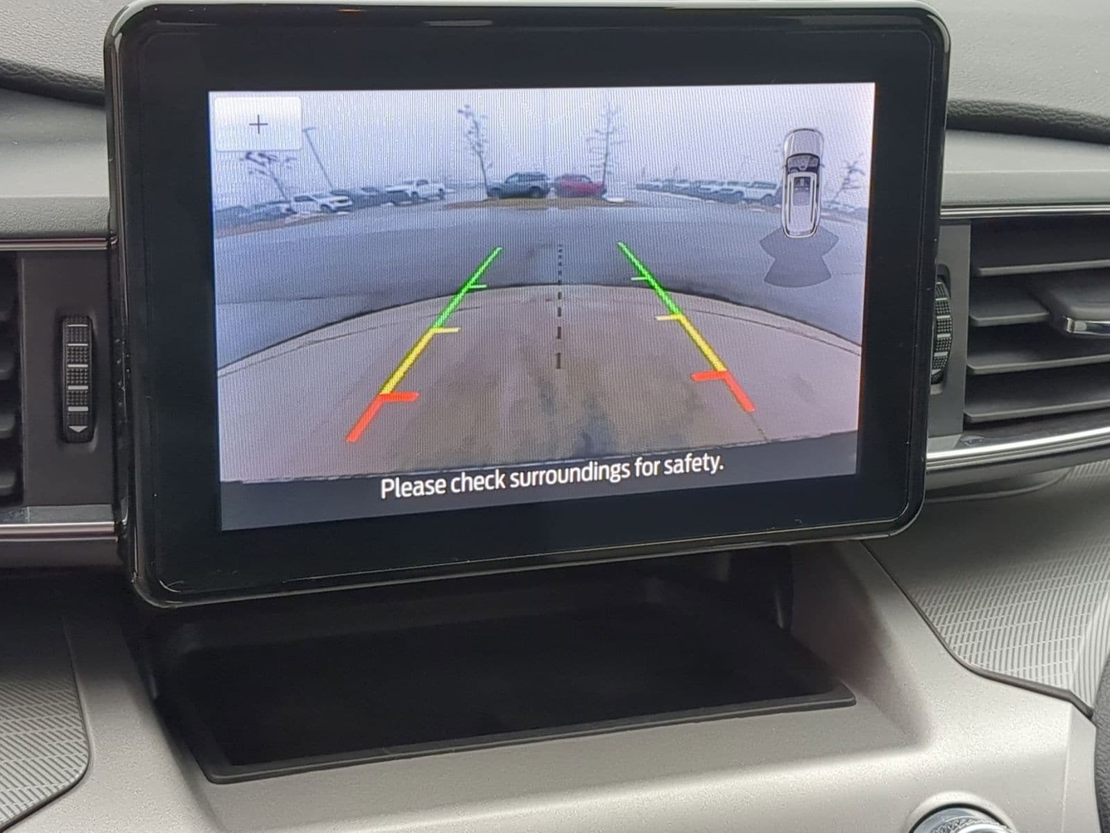 Thumbnail: 2022 Ford Explorer - 35