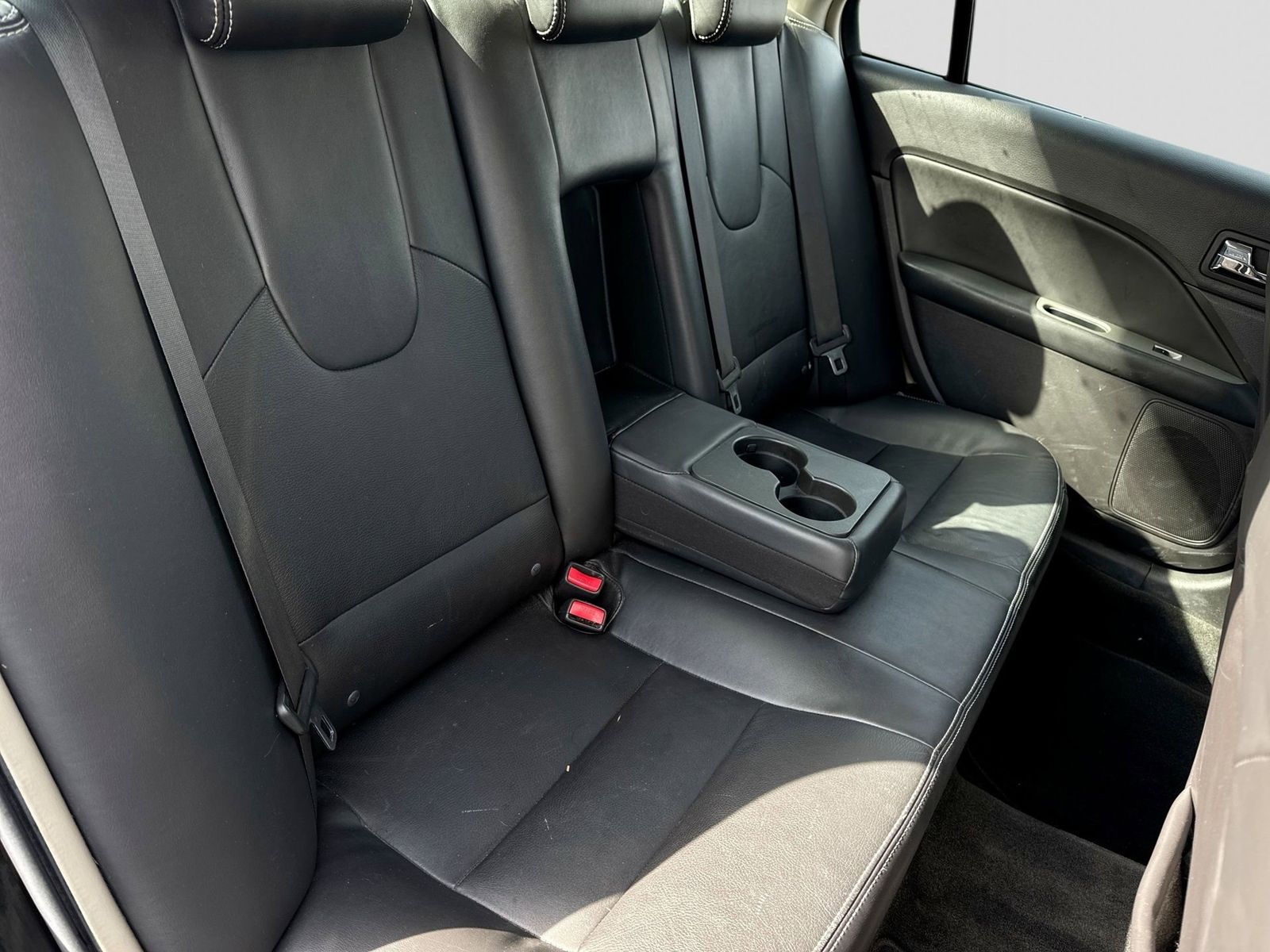 Thumbnail: 2010 Ford Fusion - 12