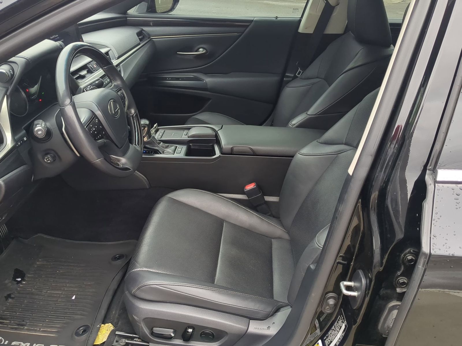 Thumbnail: 2021 Lexus ES - 19