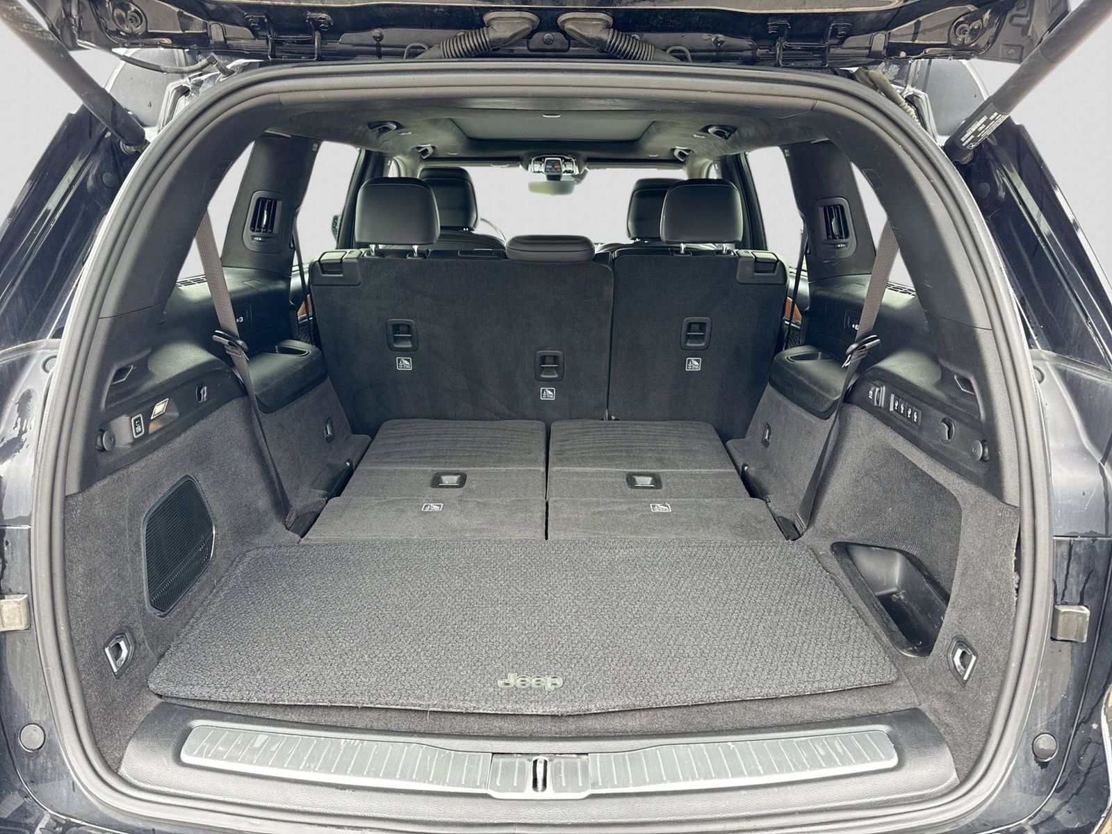 Thumbnail: 2021 Jeep Grand Cherokee L - 38