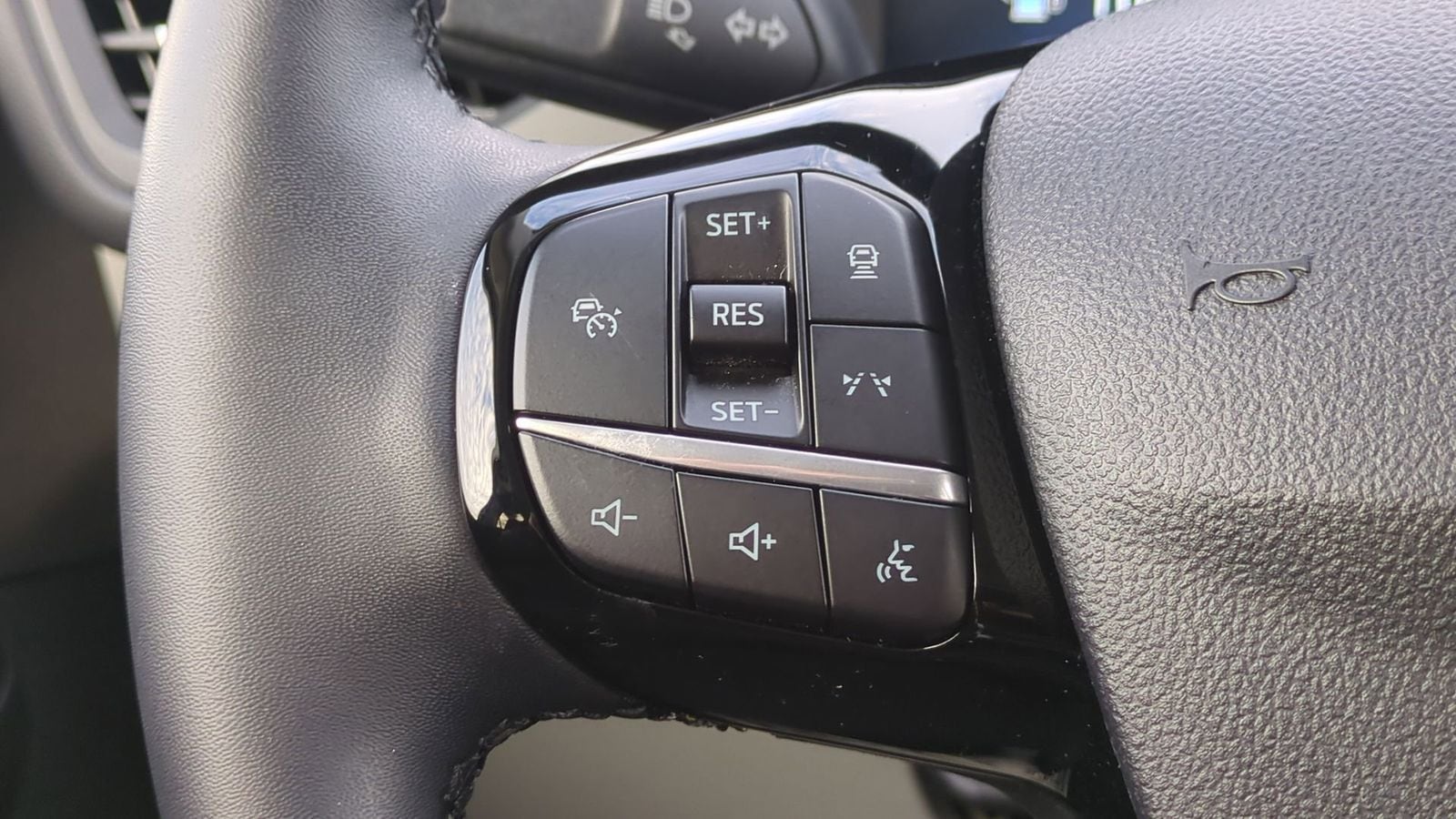 Thumbnail: 2023 Ford Escape - 25