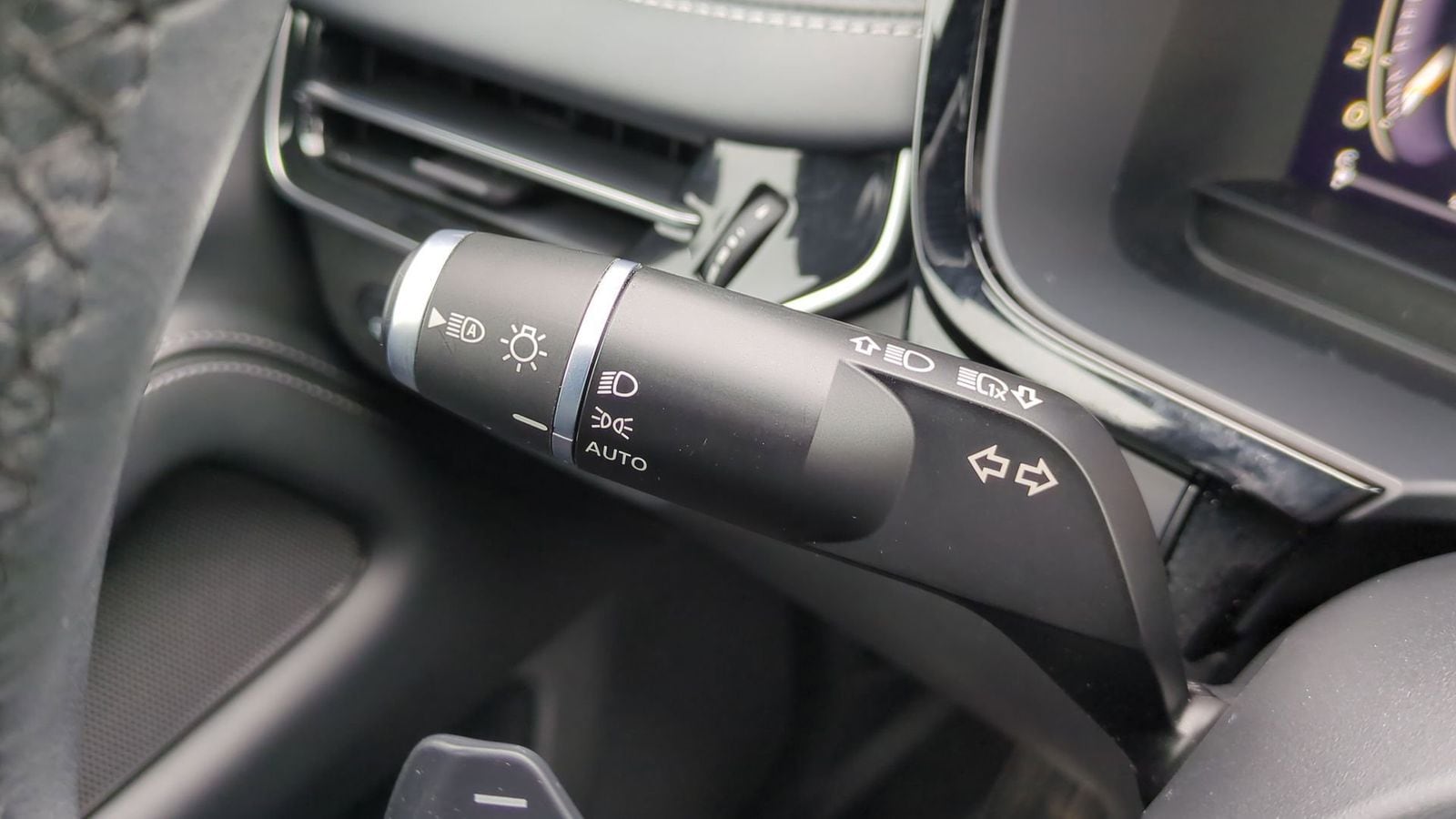 Thumbnail: 2023 INFINITI QX60 - 25