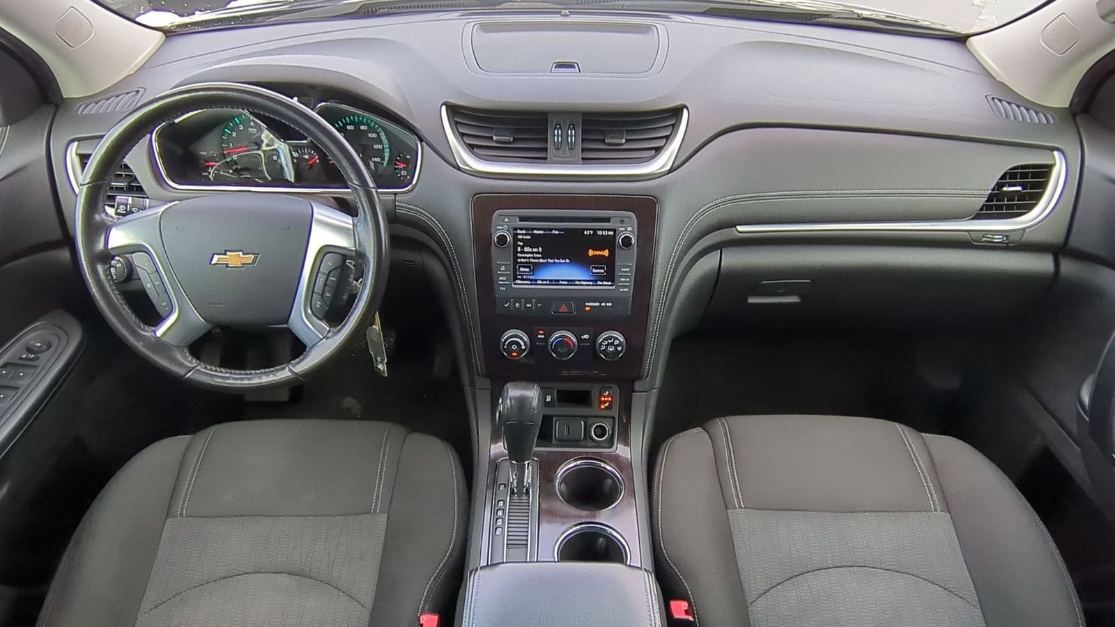 Thumbnail: 2017 Chevrolet Traverse - 14