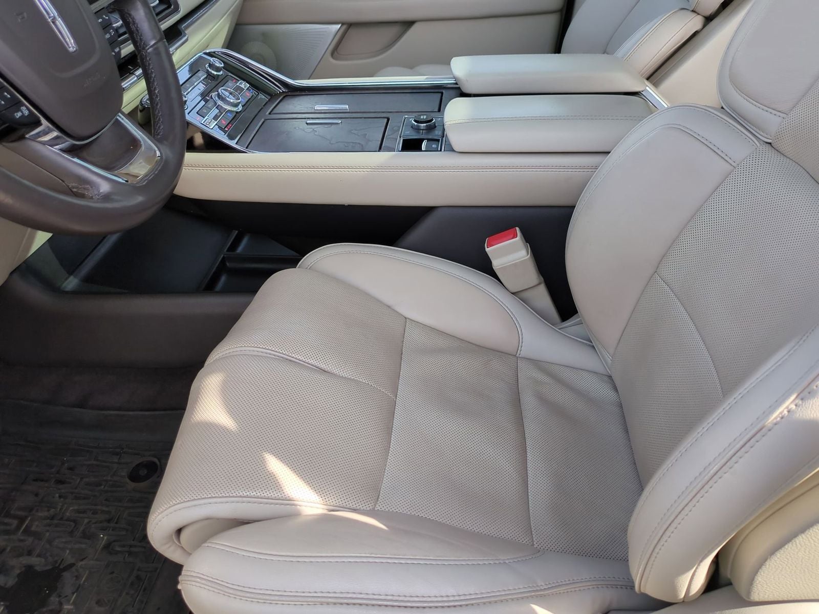 Thumbnail: 2018 Lincoln Navigator L - 20