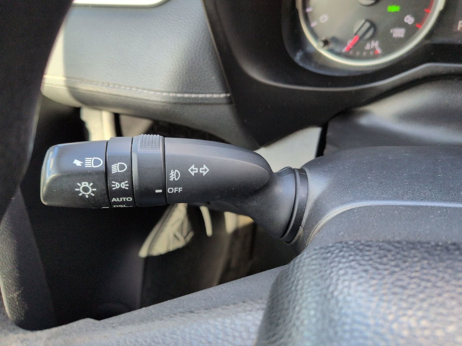 Thumbnail: 2019 Toyota RAV4 - 29