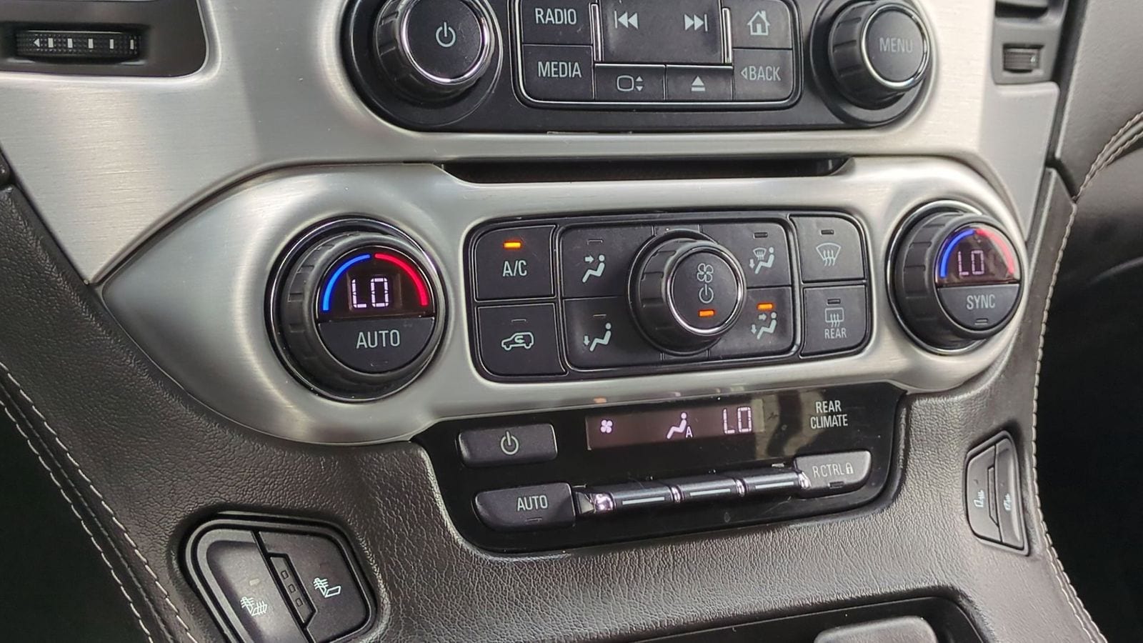 Thumbnail: 2019 GMC Yukon - 32
