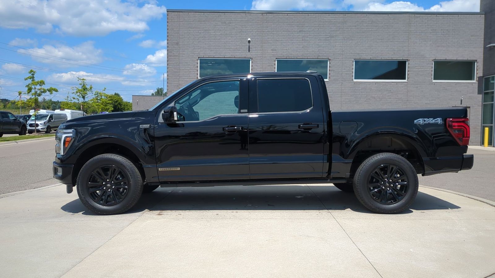 2025 Ford F-150 Platinum photo 2