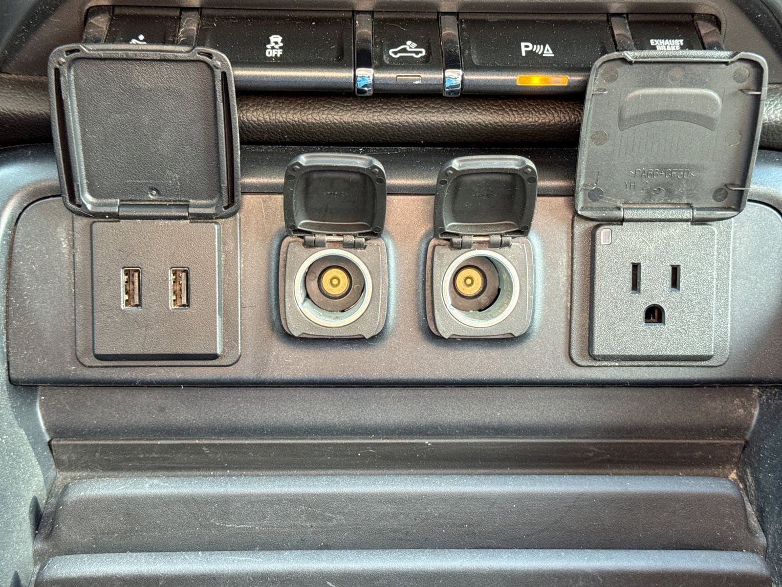 Thumbnail: 2017 Chevrolet Silverado 3500 - 33