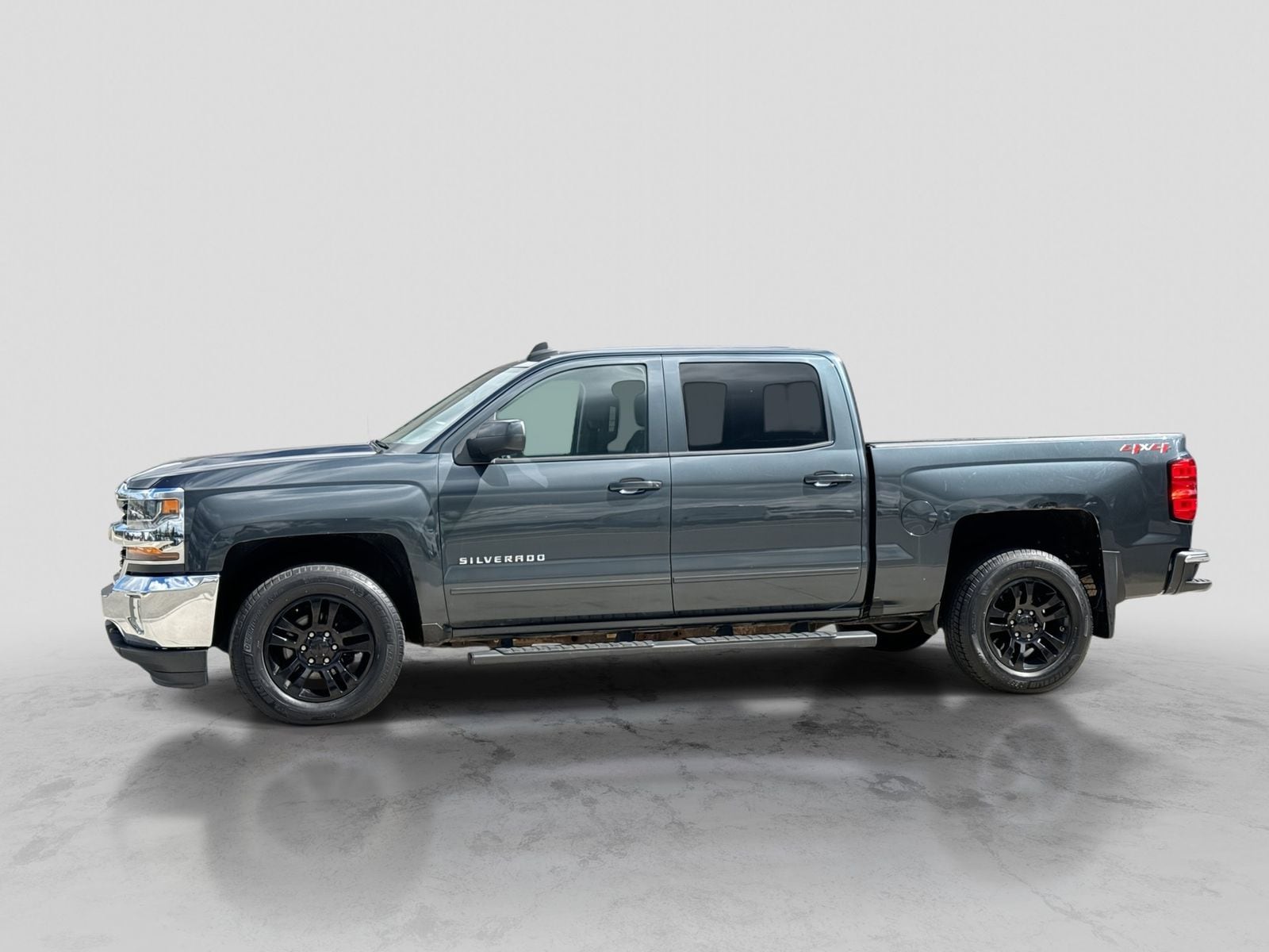 Thumbnail: 2018 Chevrolet Silverado 1500 - 3