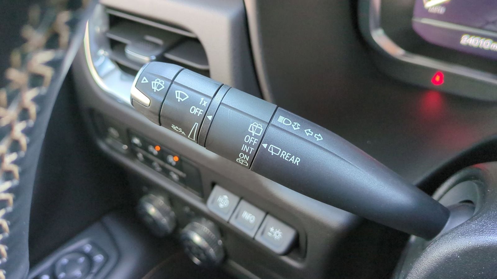 Thumbnail: 2023 GMC Yukon XL - 18