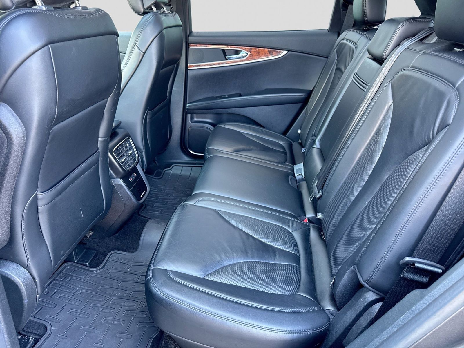 Thumbnail: 2019 Lincoln Nautilus - 5