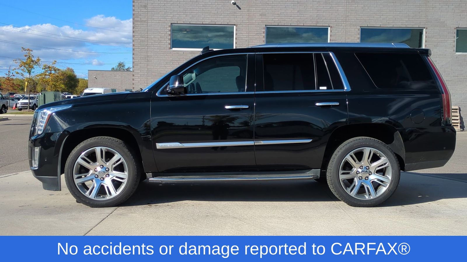 2017 Cadillac Escalade Luxury photo 2