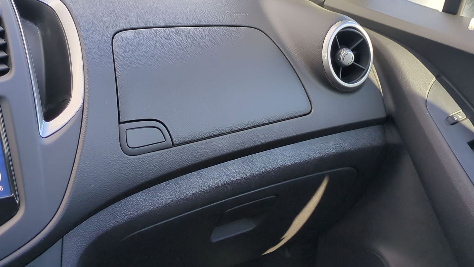 Thumbnail: 2016 Chevrolet Trax - 32