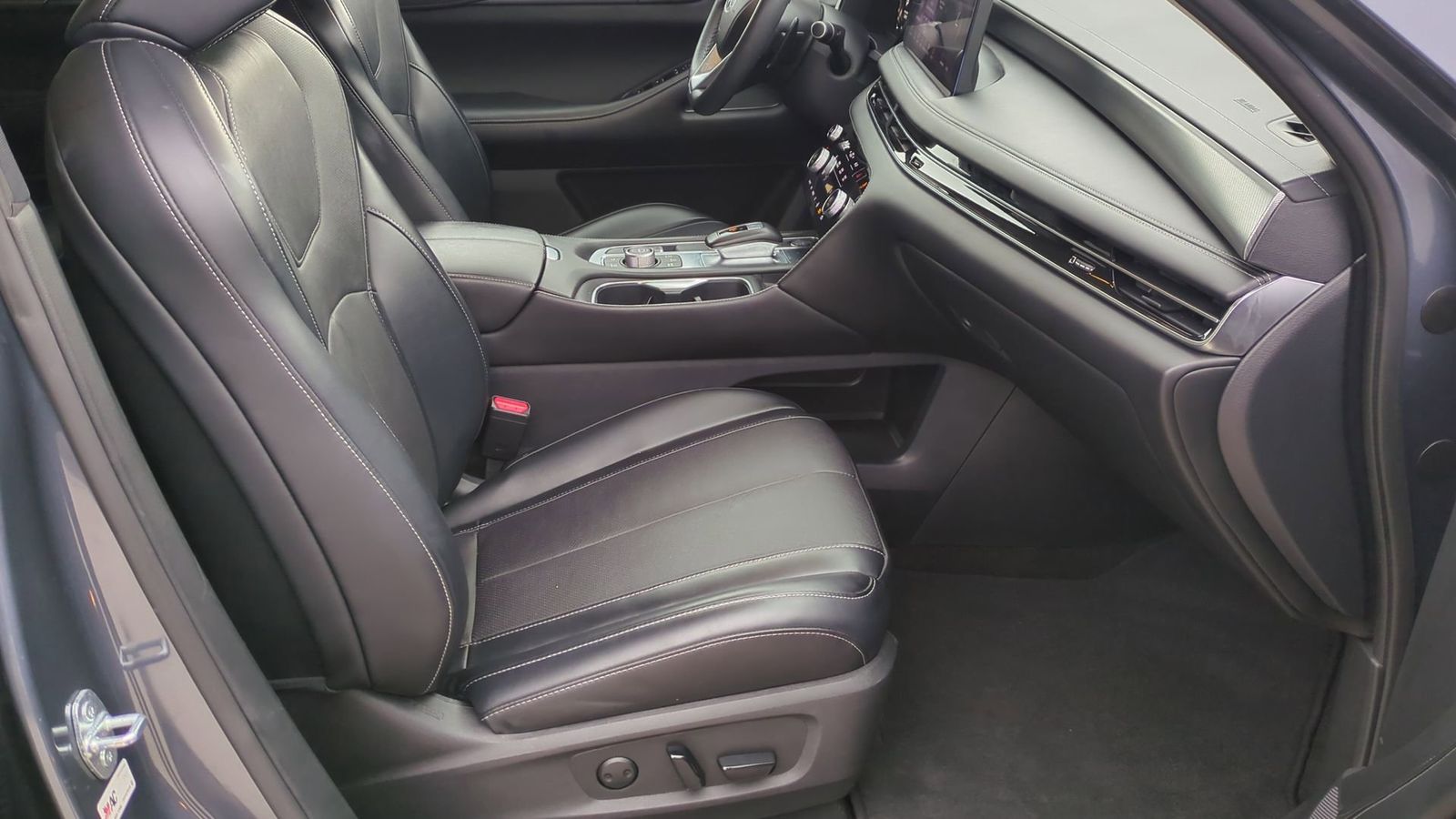 Thumbnail: 2023 INFINITI QX60 - 20