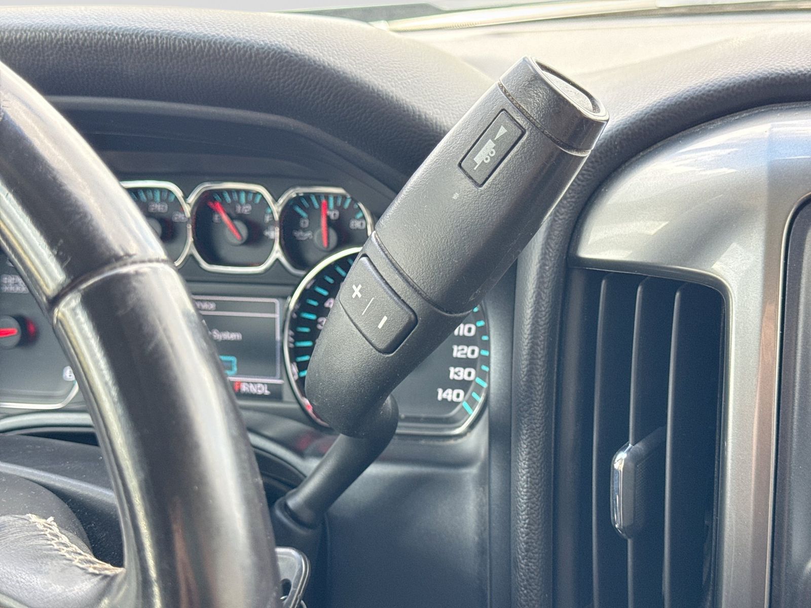 Thumbnail: 2018 Chevrolet Silverado 1500 - 32