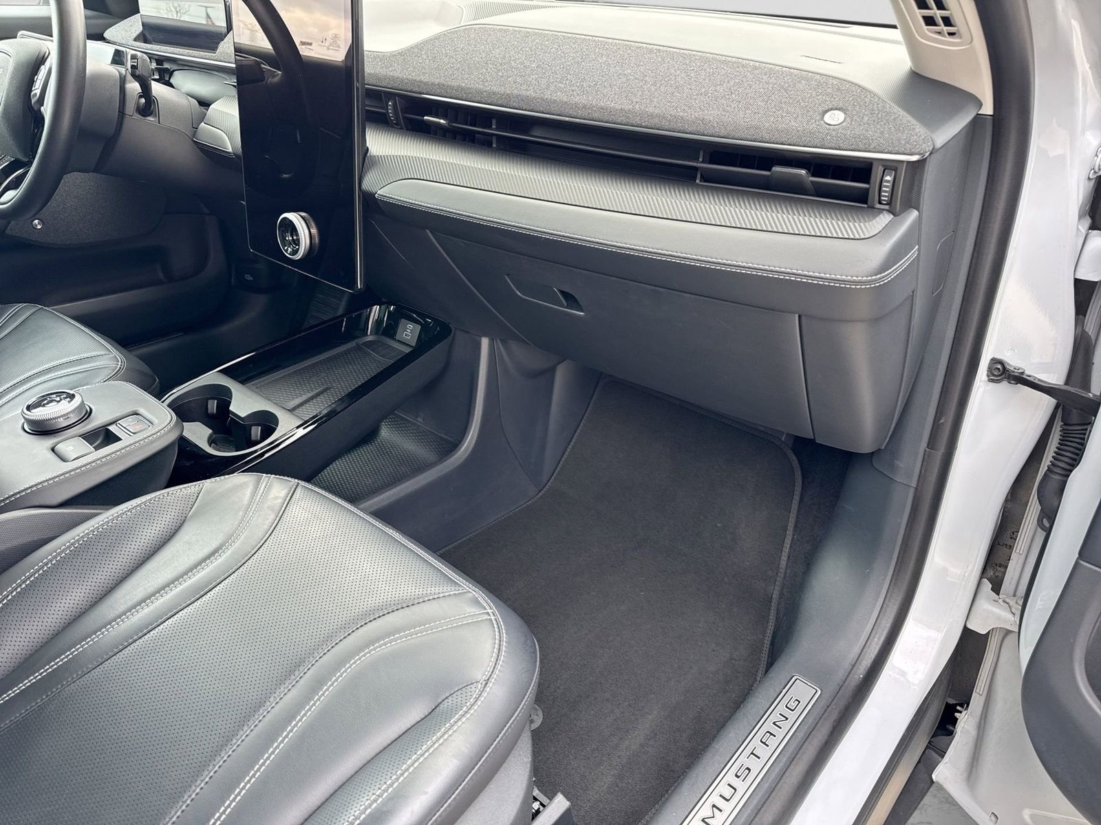 Thumbnail: 2022 Ford Mustang Mach-E - 8