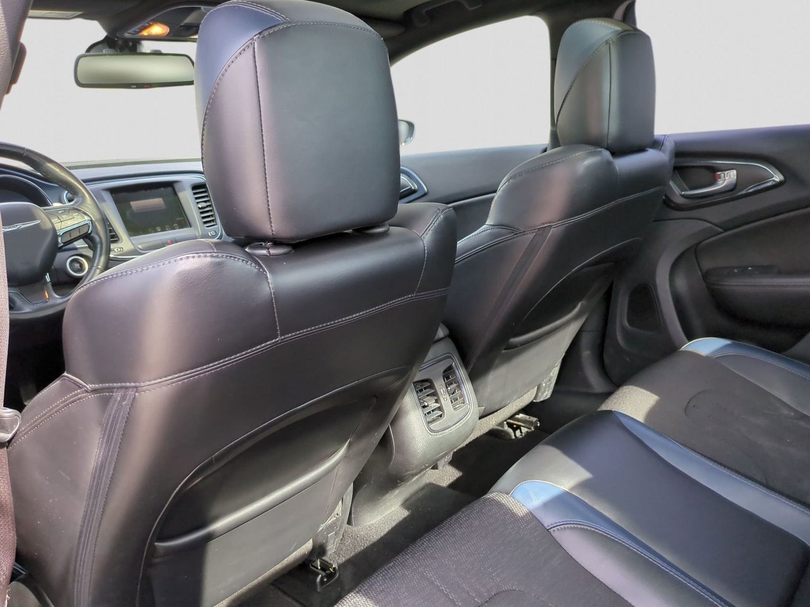 Thumbnail: 2015 Chrysler 200 - 19