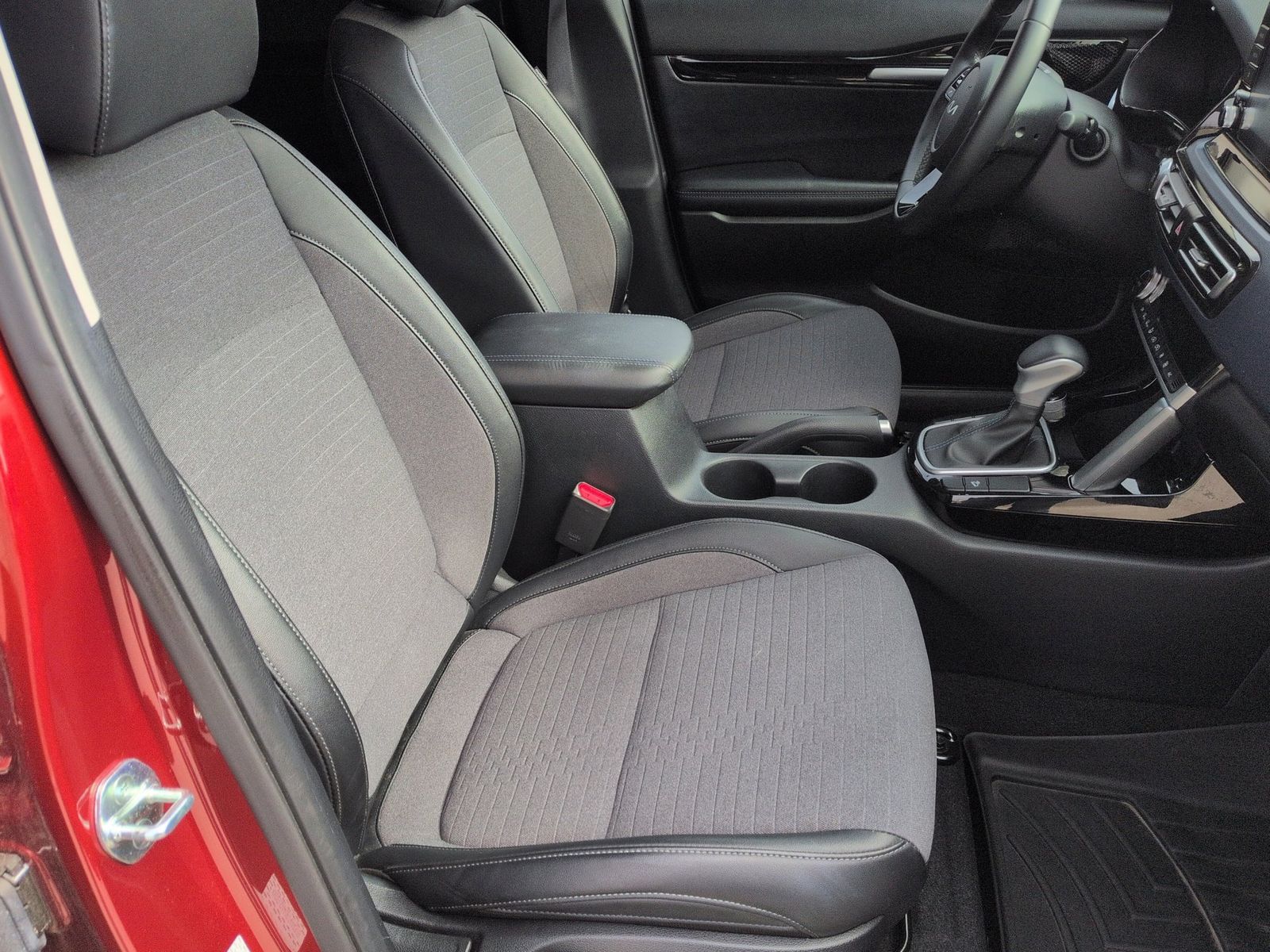 Thumbnail: 2023 Kia Seltos - 24