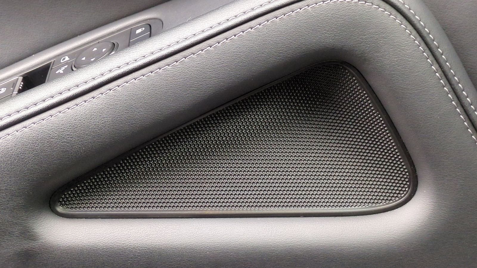 Thumbnail: 2023 INFINITI QX60 - 31