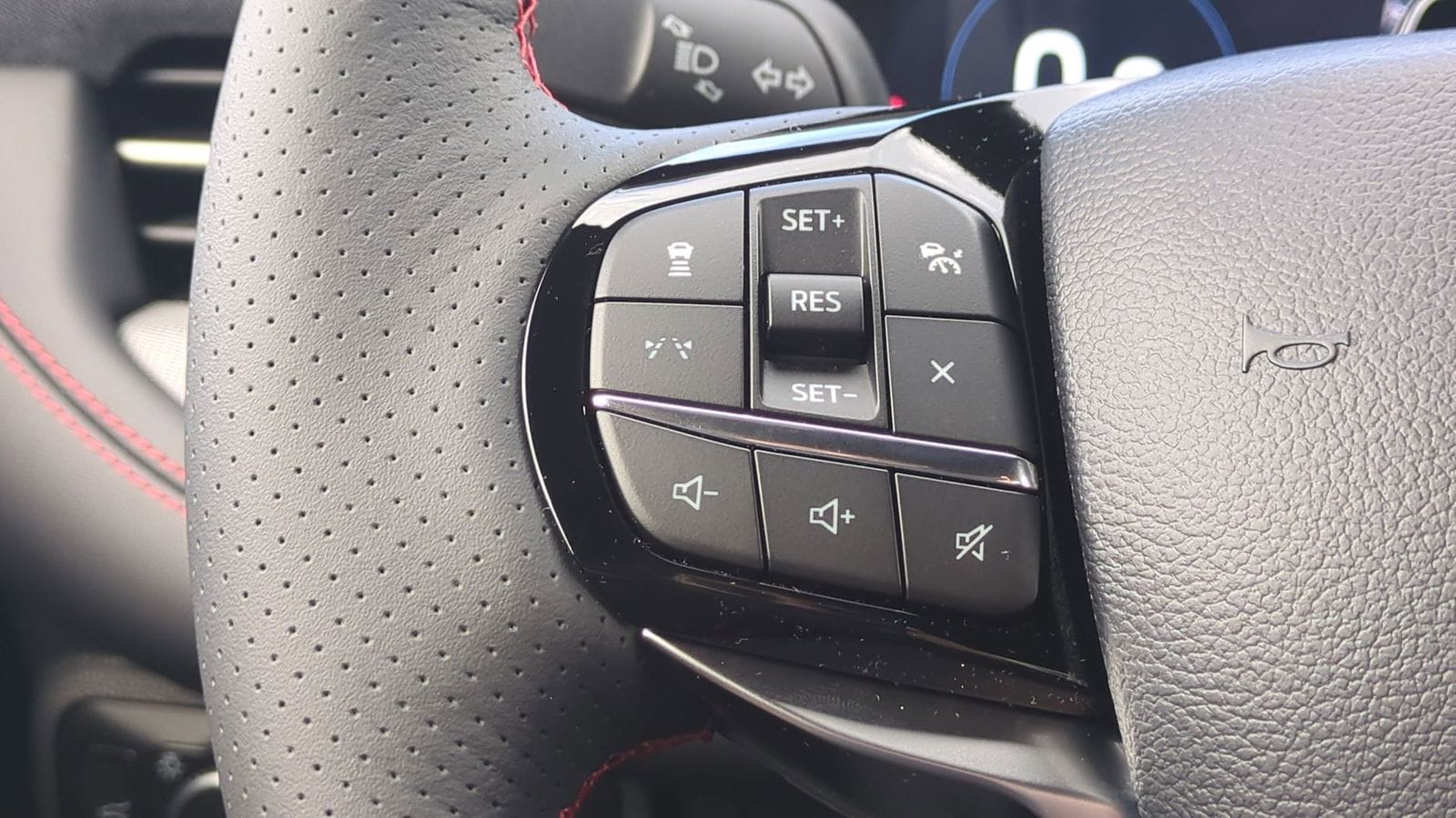 Thumbnail: 2025 Ford Explorer - 21