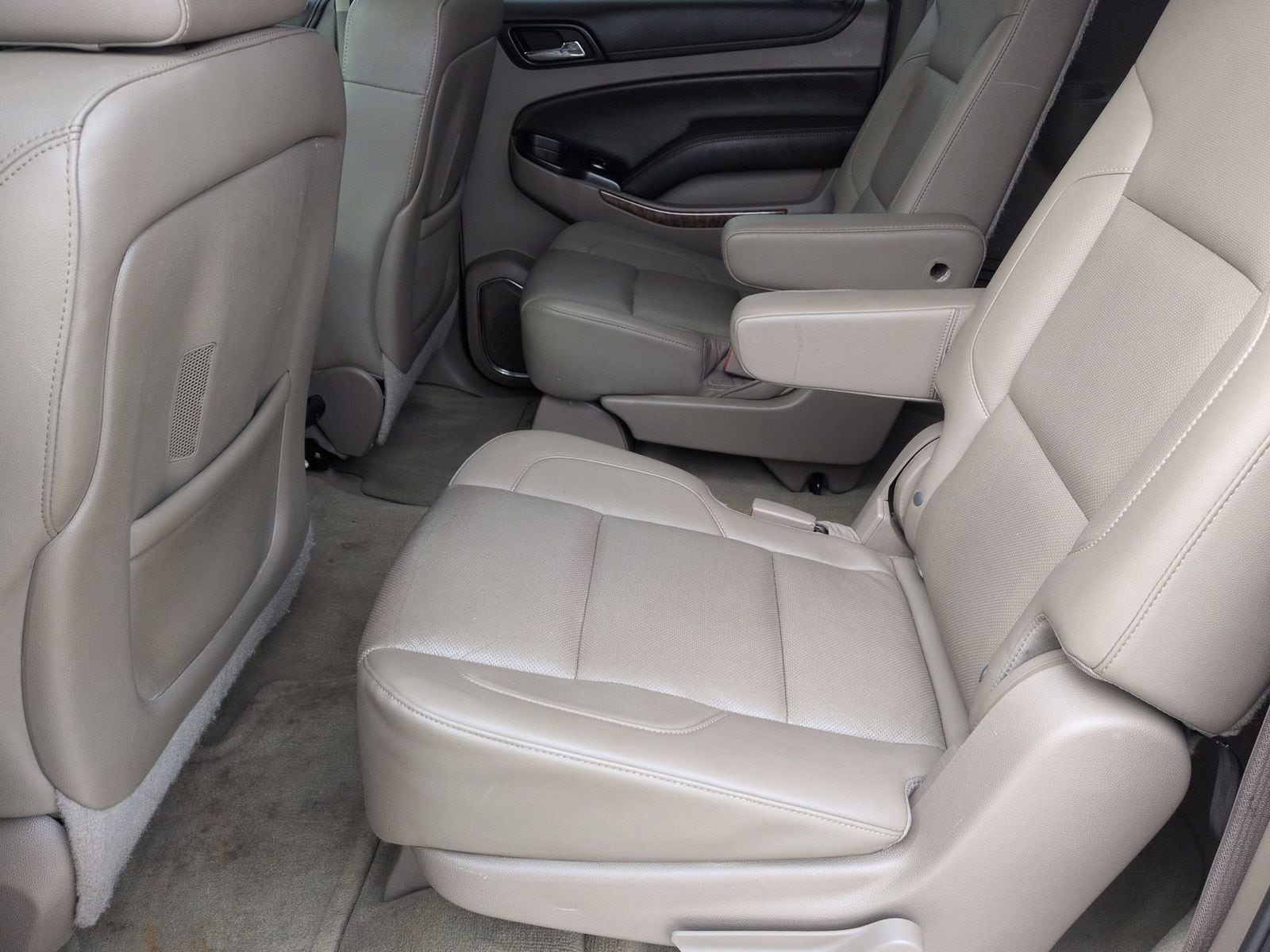 Thumbnail: 2015 Chevrolet Suburban - 24