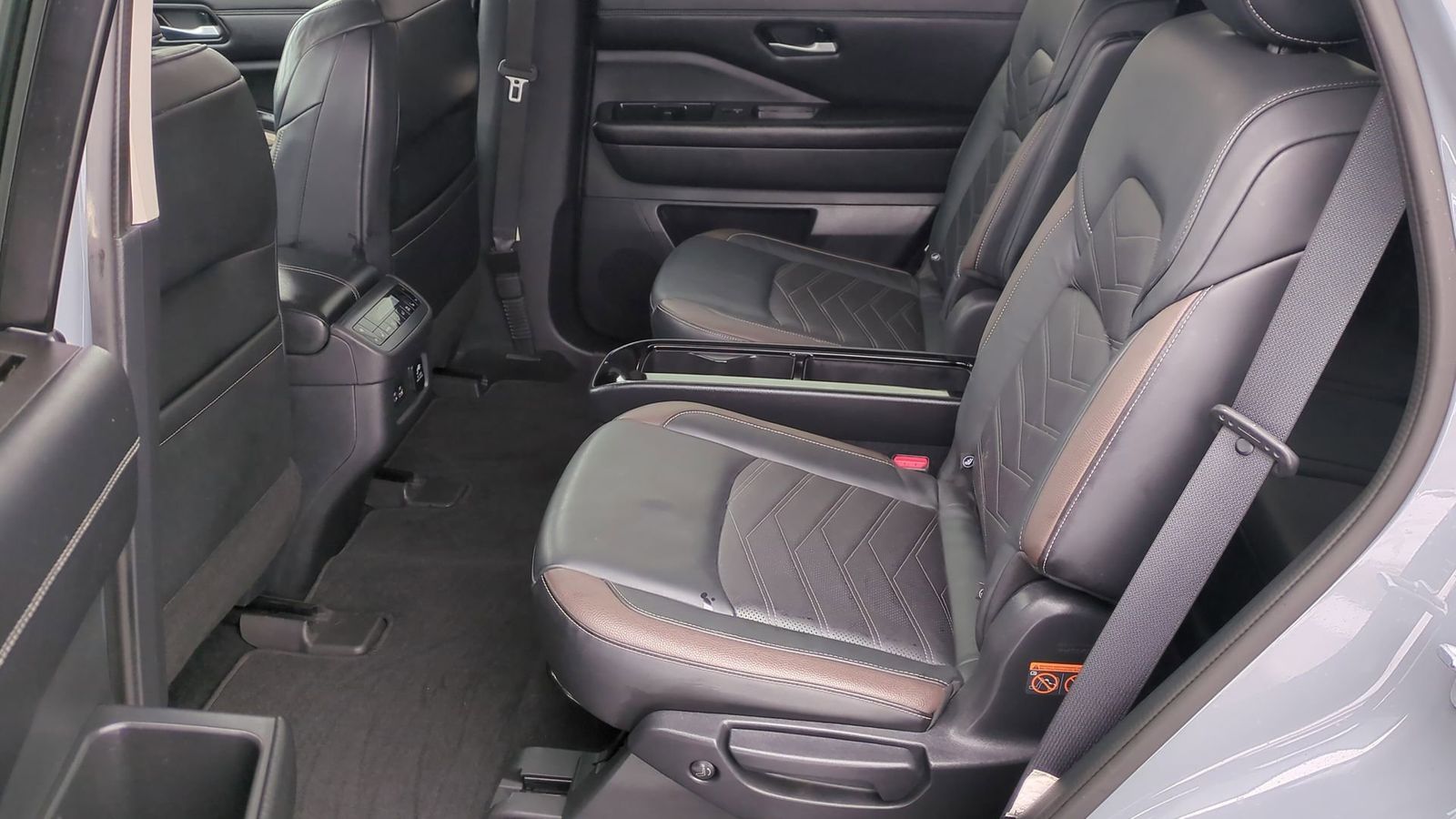 Thumbnail: 2022 Nissan Pathfinder - 18