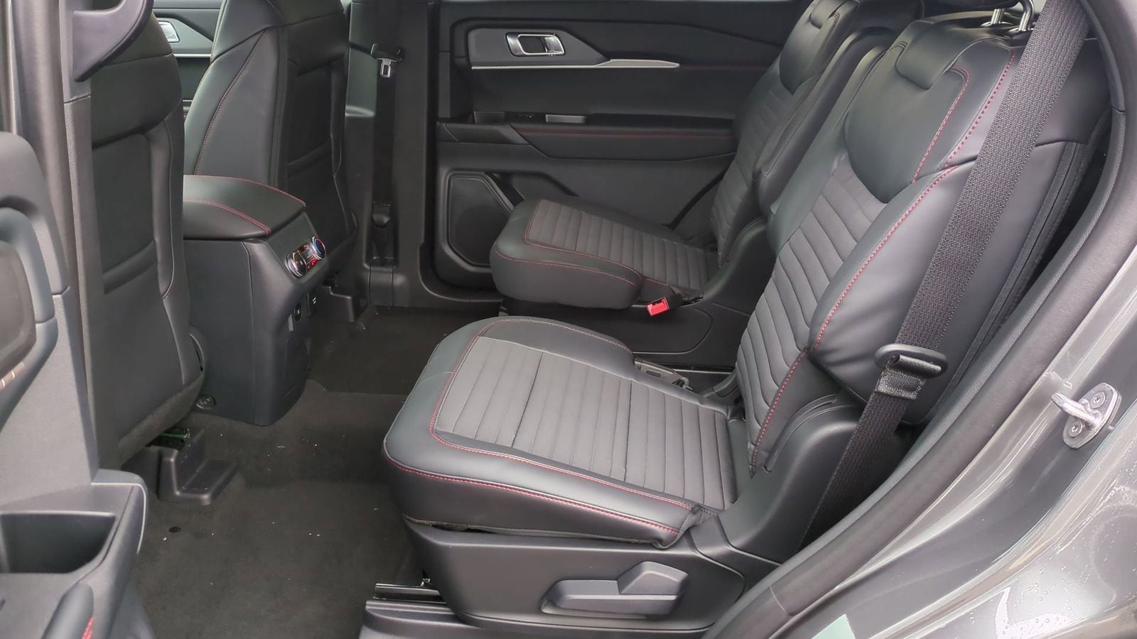 Thumbnail: 2026 Ford Explorer - 17