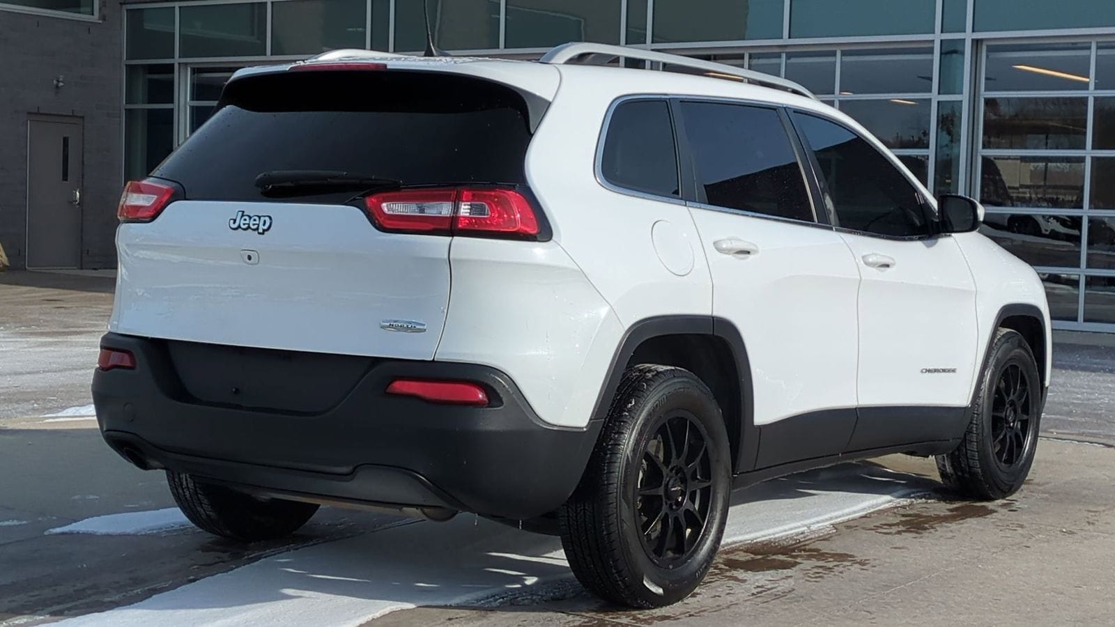 Thumbnail: 2018 Jeep Cherokee - 7