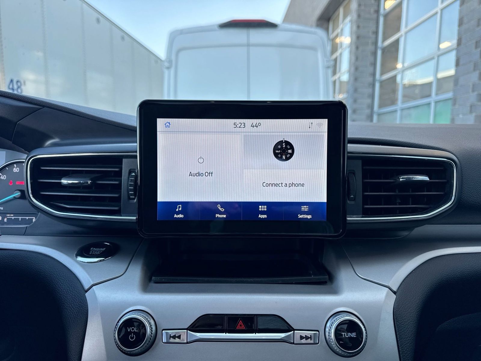 Thumbnail: 2022 Ford Explorer - 32