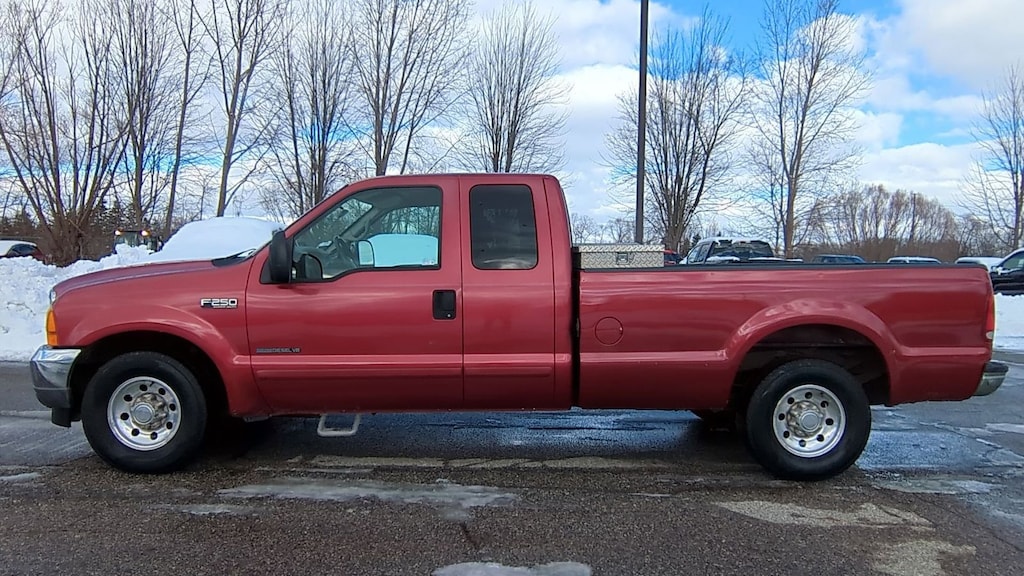 Used 2001 Ford F-250SD Lariat Truck