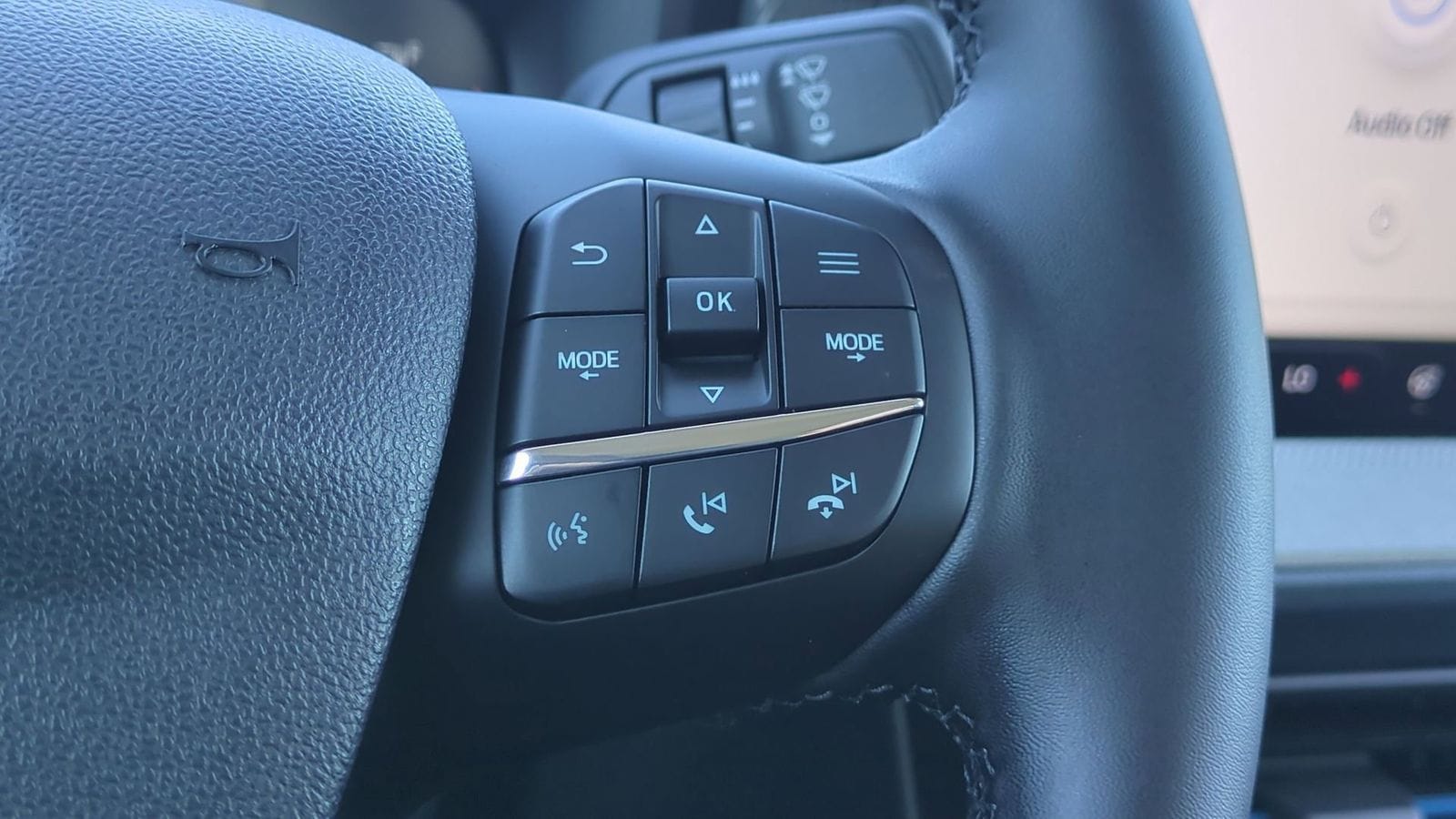 Thumbnail: 2025 Ford Maverick - 21