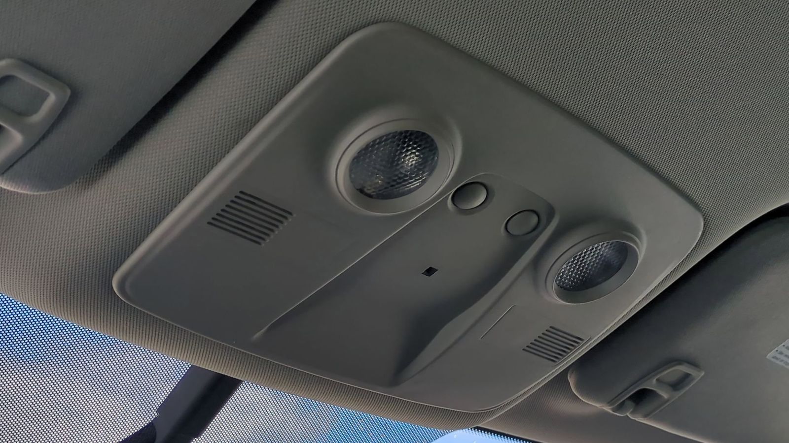 Thumbnail: 2017 Chevrolet Traverse - 35