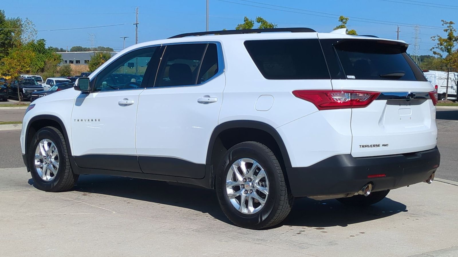 2021 Chevrolet Traverse photo 2