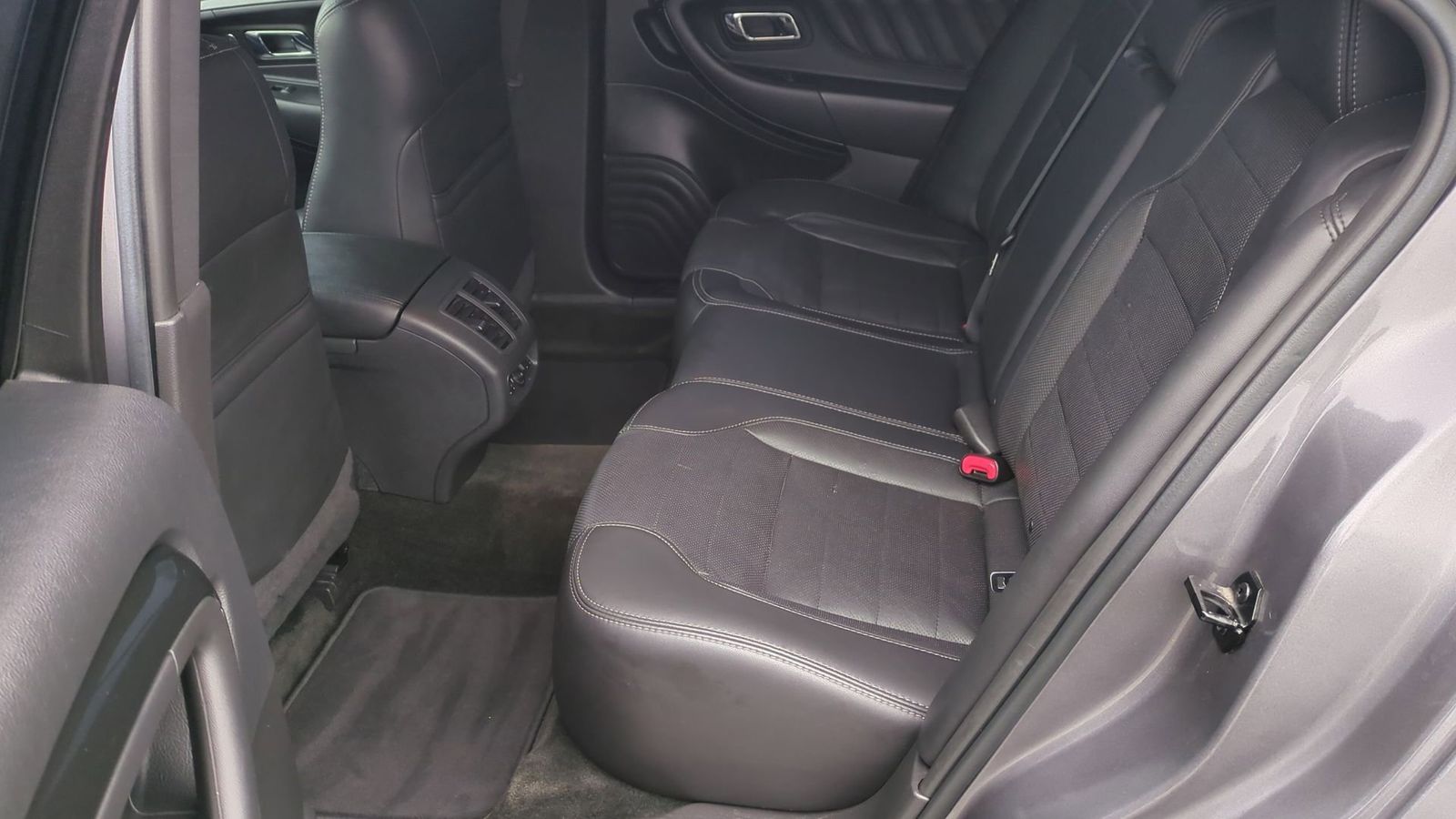 Thumbnail: 2014 Ford Taurus - 20