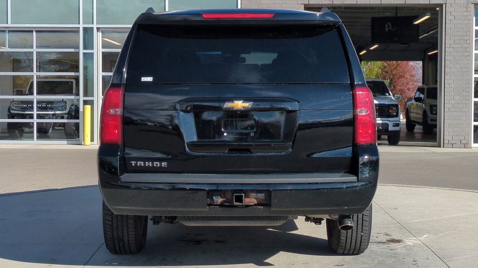 Thumbnail: 2015 Chevrolet Tahoe - 3