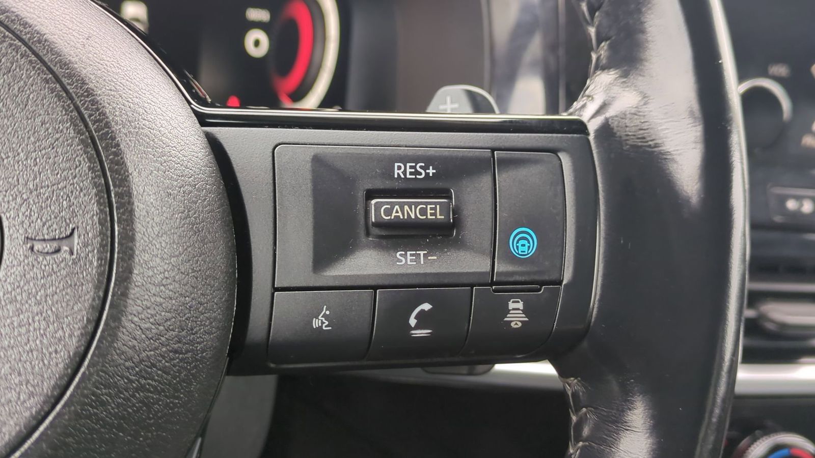 Thumbnail: 2022 Nissan Pathfinder - 24