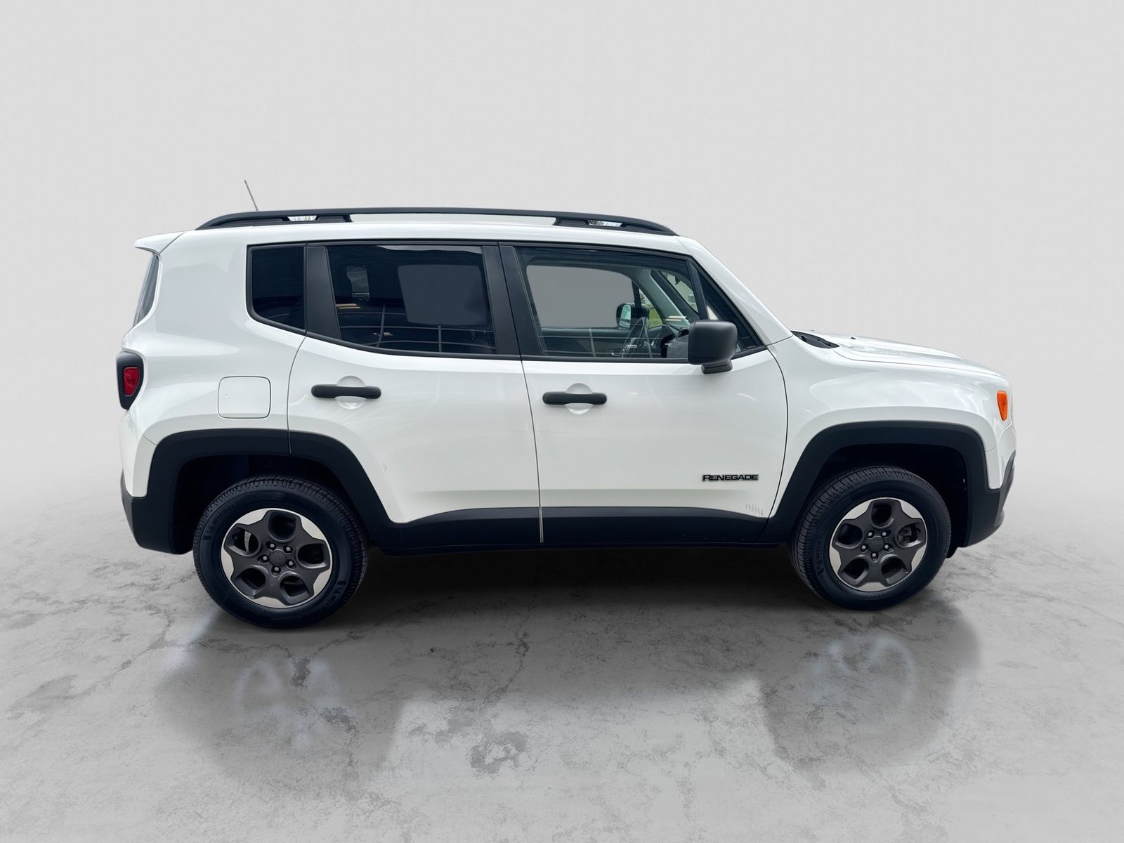 Thumbnail: 2018 Jeep Renegade - 9
