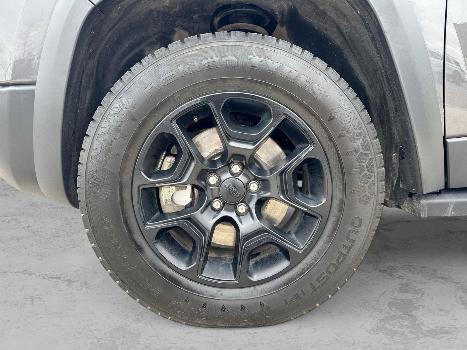 Thumbnail: 2022 Jeep Cherokee - 14