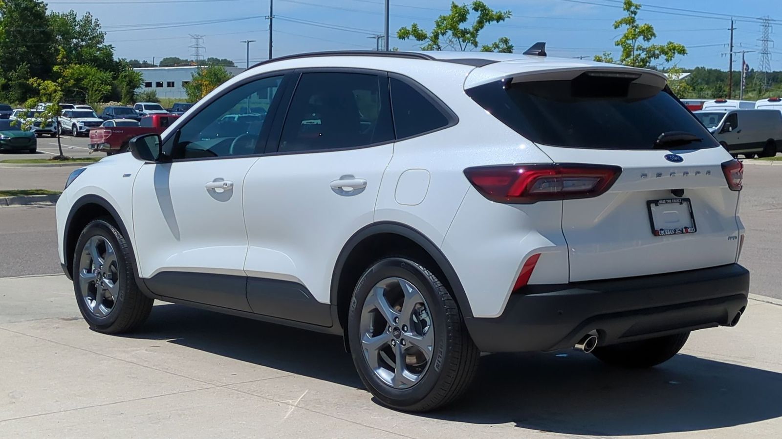 2025 Ford Escape ST-Line photo 3