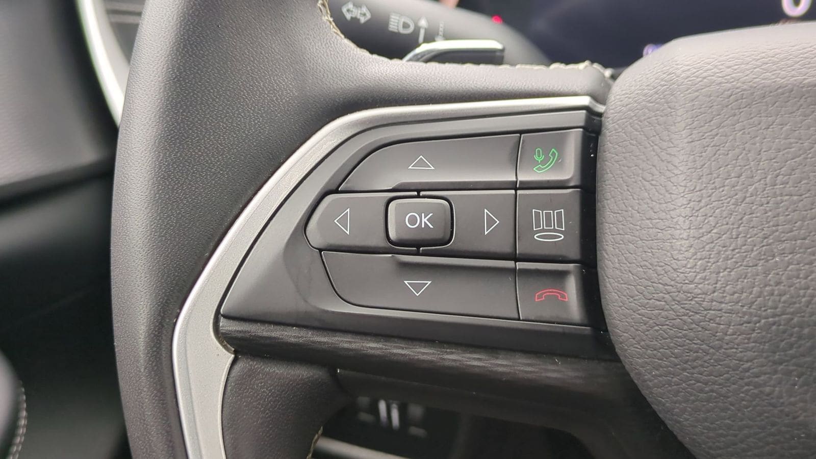 Thumbnail: 2023 Jeep Grand Cherokee - 28