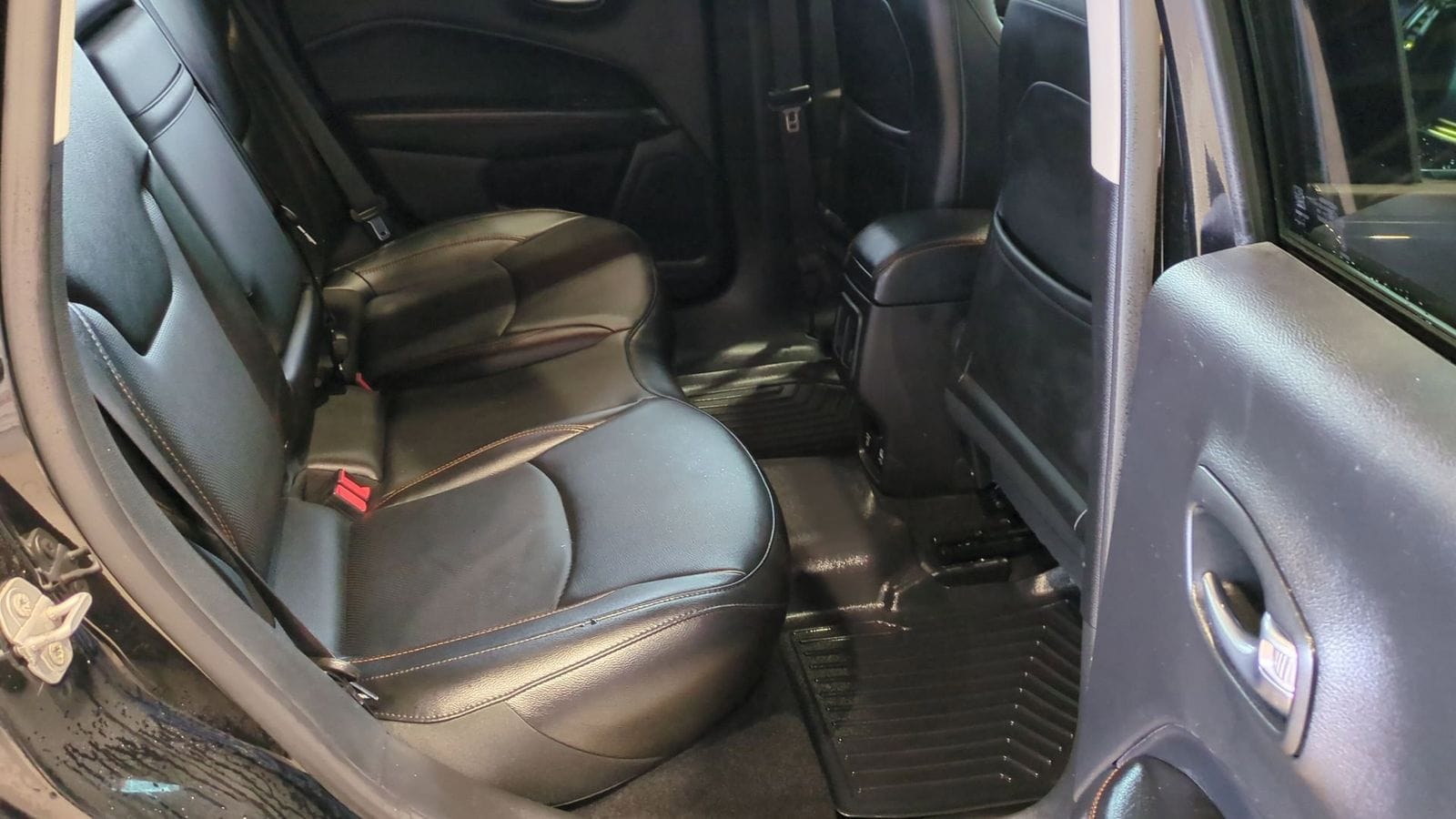 Thumbnail: 2020 Jeep Compass - 21