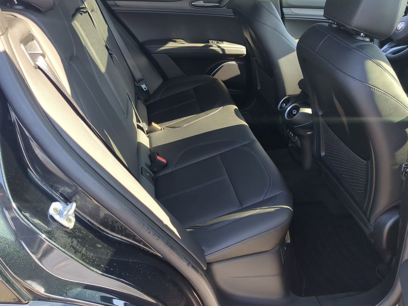 Thumbnail: 2023 Alfa Romeo Stelvio - 25