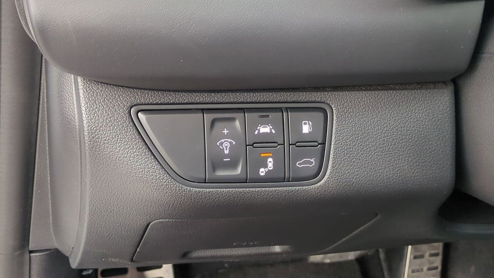 Thumbnail: 2019 Genesis G70 - 17