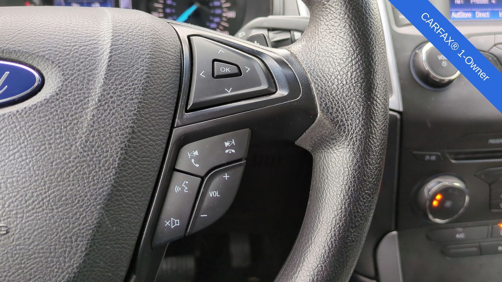 2016 Ford Edge SE 23