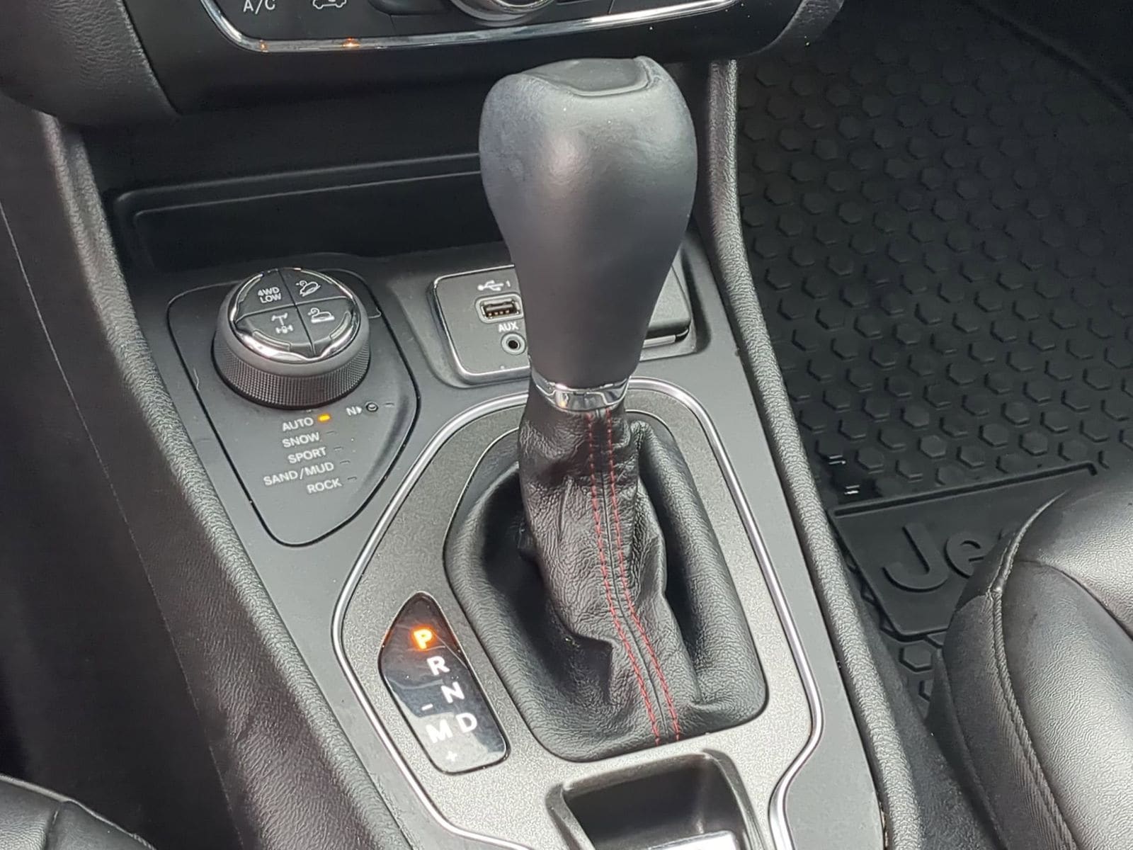 Thumbnail: 2020 Jeep Cherokee - 34