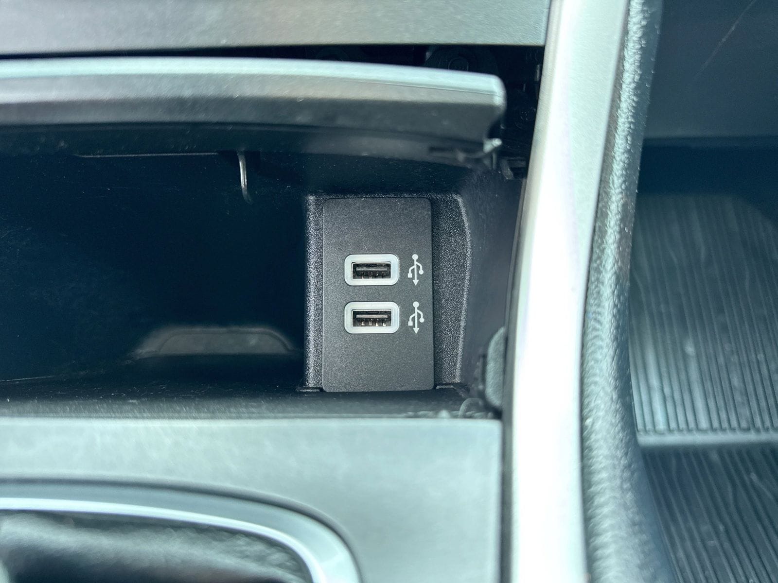 Thumbnail: 2017 Ford Edge - 32